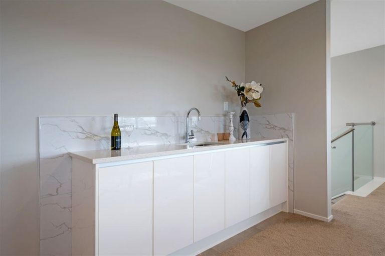 Photo of property in 49 Cirrus Way, Ranui, Auckland, 0612