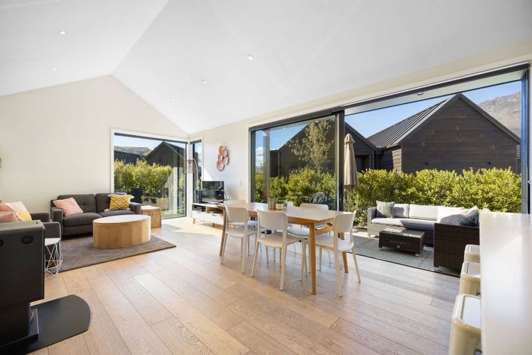 Photo of property in 4 Mckenzies Shute, Jacks Point, Queenstown, 9371