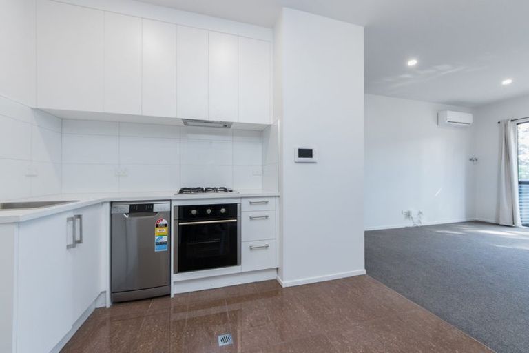 Photo of property in 7/14b Kaponga Crescent, New Lynn, Auckland, 0600