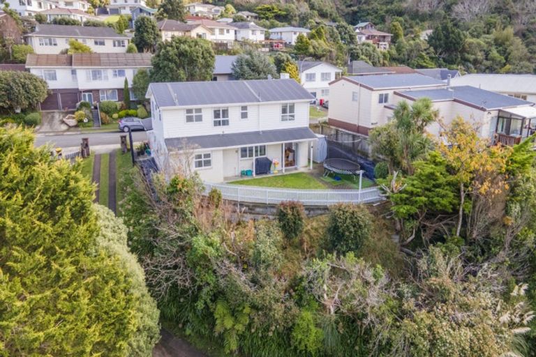 Photo of property in 43 Fyvie Avenue, Tawa, Wellington, 5028