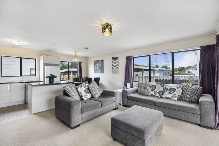 Photo of property in 1/12 Aurea Avenue, Pakuranga, Auckland, 2010