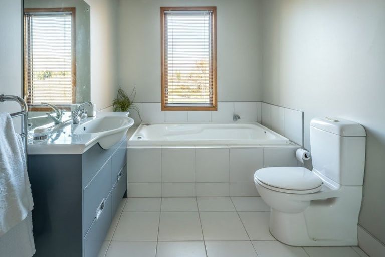 Photo of property in 27 Waimana Place, Wanaka, 9305