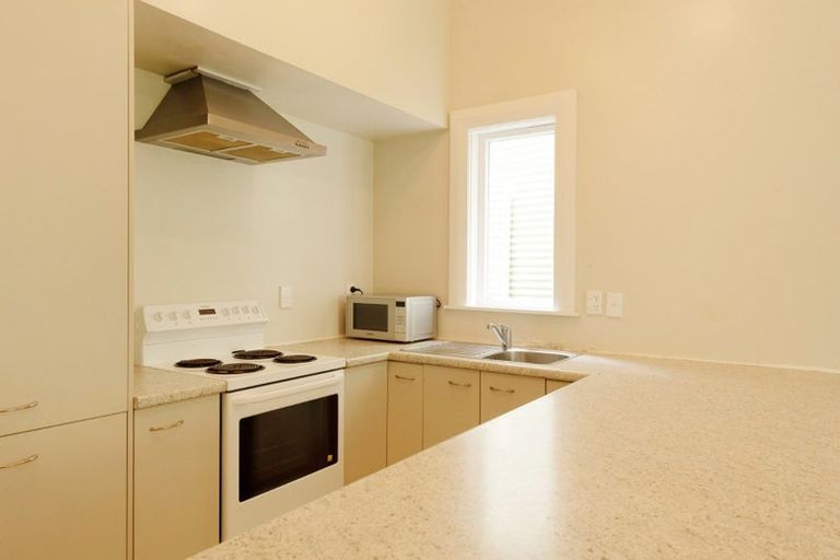 Photo of property in 82 Glenmore Street, Northland, Wellington, 6012