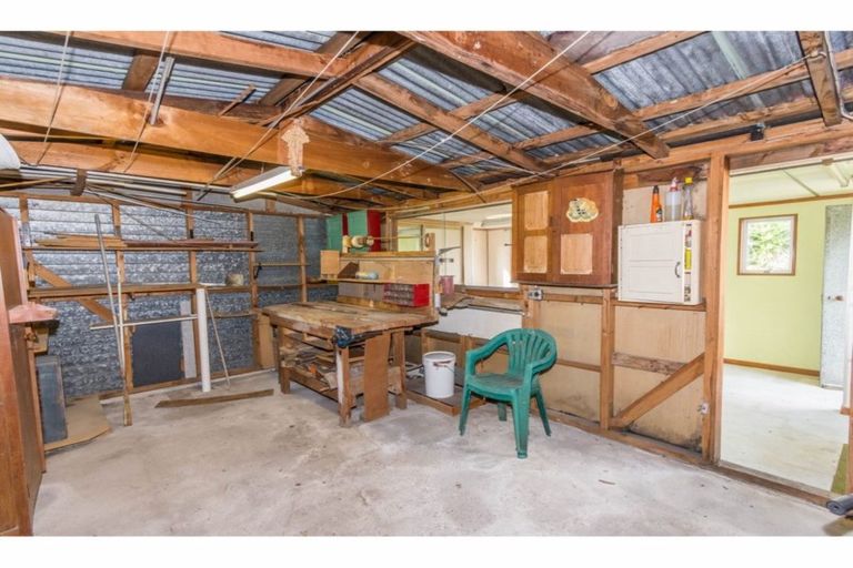 Photo of property in 8 Sarona Avenue, Glen Eden, Auckland, 0602