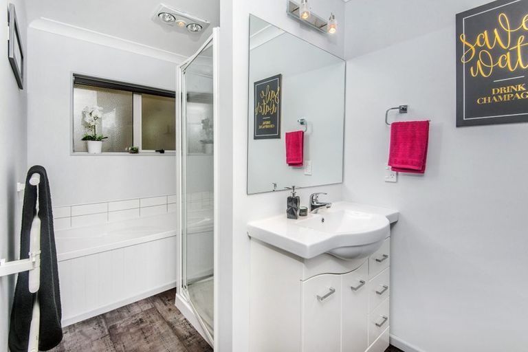 Photo of property in 11 Gennaker Lane, Whitby, Porirua, 5024