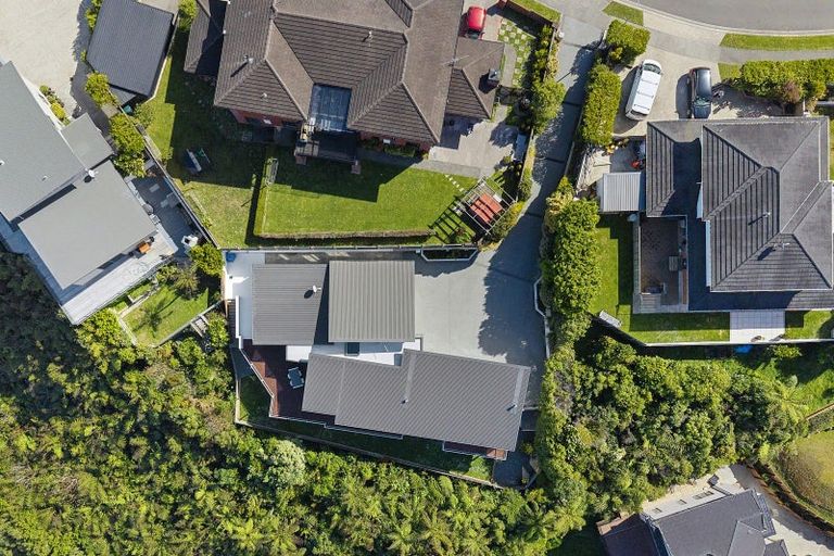 Photo of property in 34 Arahiwi Grove, Tirohanga, Lower Hutt, 5010