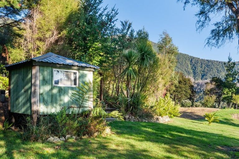 Photo of property in 165 Boons Valley Road, Waikawa, Picton, 7220