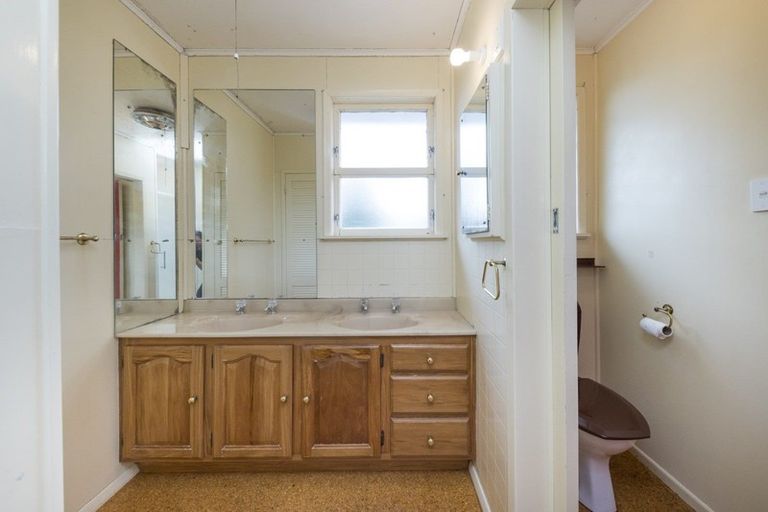 Photo of property in 98 Lethbridge Street, Feilding, 4702