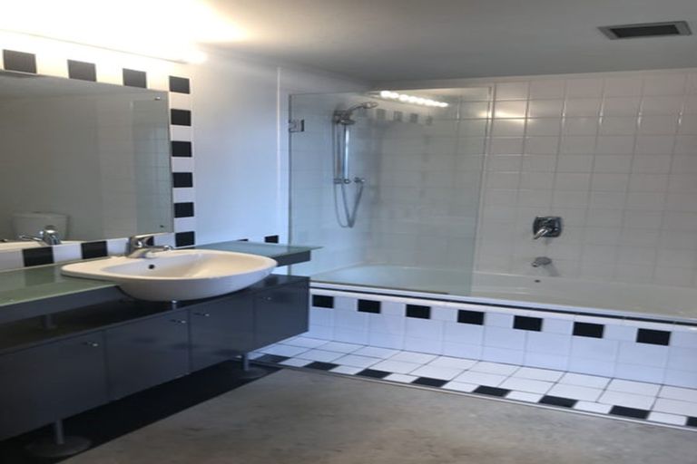 Photo of property in Dominion Apartments, 25/80 Victoria Street, Wellington Central, Wellington, 6011