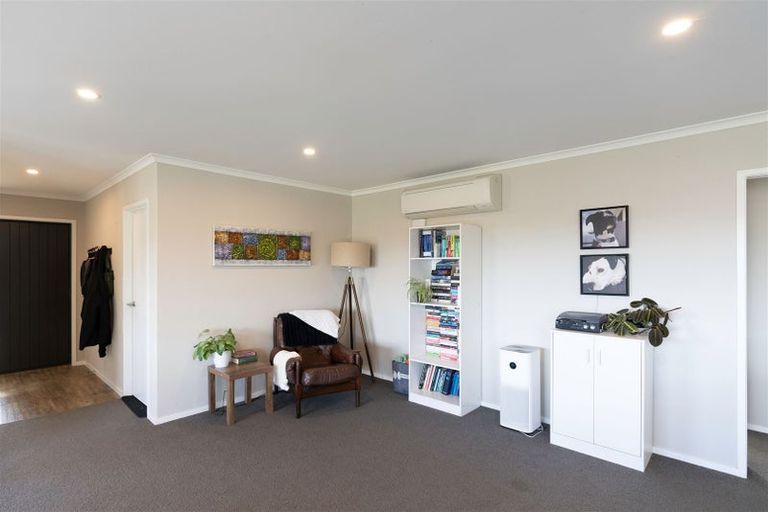 Photo of property in 10 Aqua Way, Paraparaumu, 5032