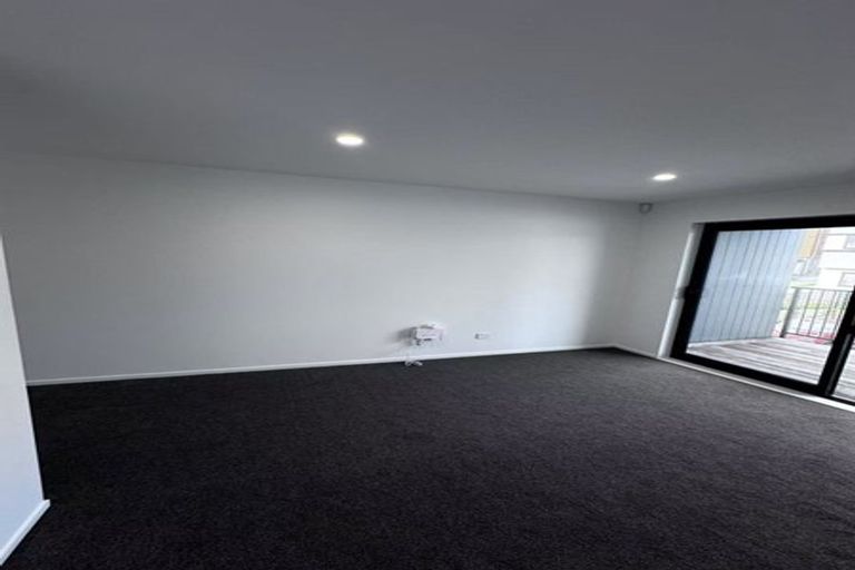 Photo of property in 14 Raupeti Lane, Henderson, Auckland, 0612