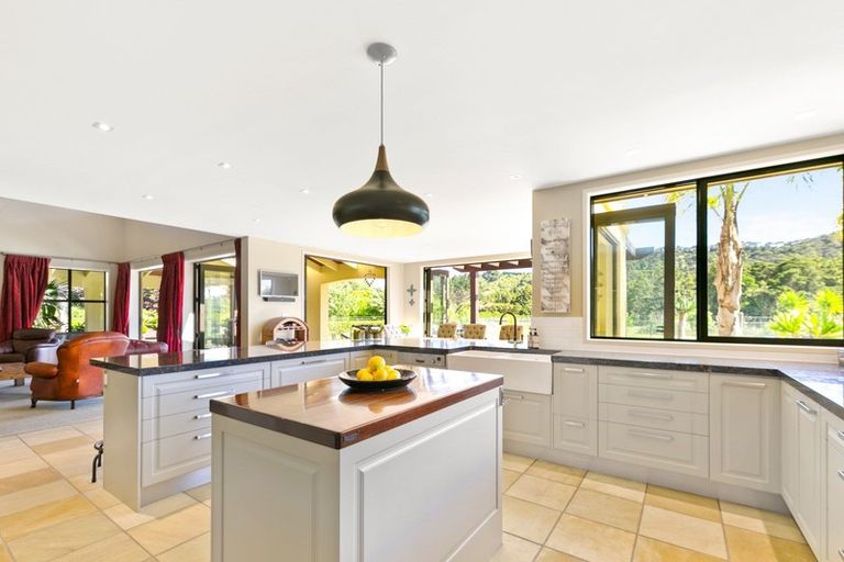 Photo of property in 278a Matua Road, Kumeu, 0891