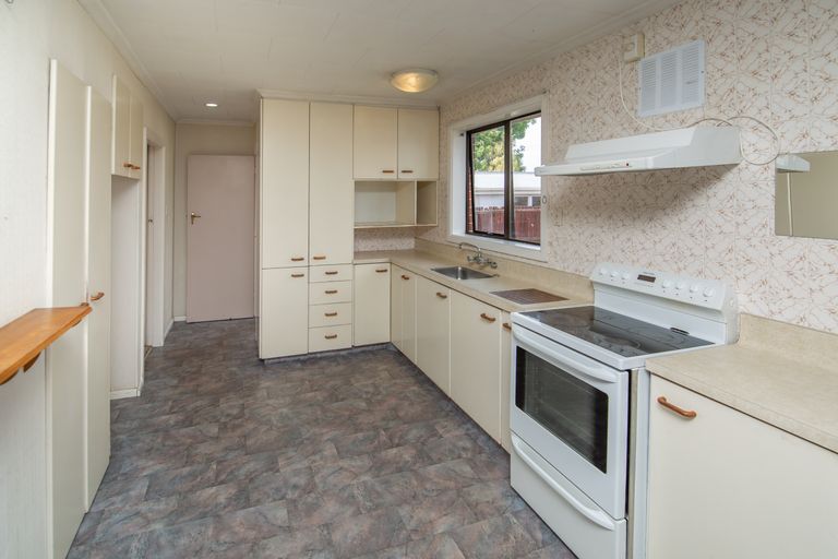 Photo of property in 50 Dunstan Crescent, Hornby, Christchurch, 8042