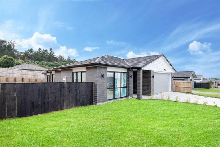 Photo of property in 42 Westmuir Crescent, Pokeno, 2402