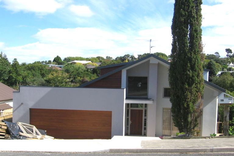 Photo of property in 18 Seaton Road, Murrays Bay, Auckland, 0630