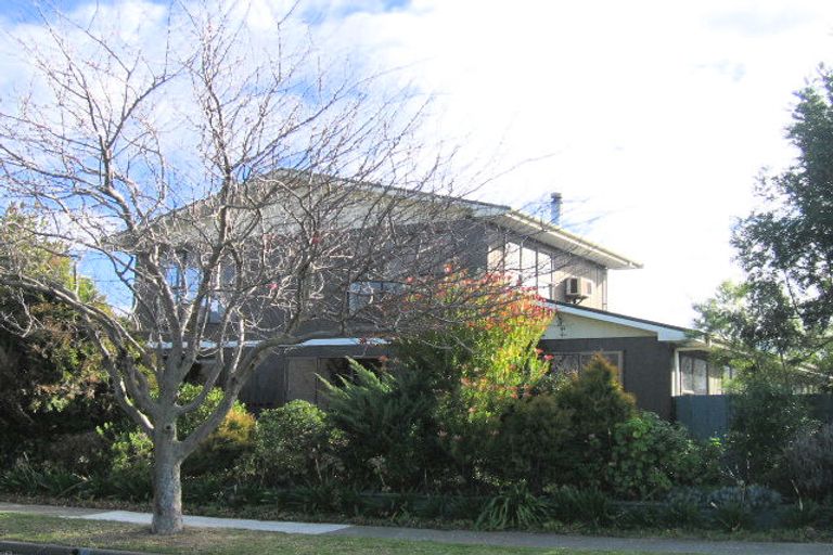 Photo of property in 48 Atherfold Crescent, Greenmeadows, Napier, 4112
