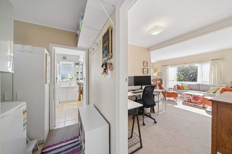 Photo of property in 1/3 Ridd Crescent, Karori, Wellington, 6012