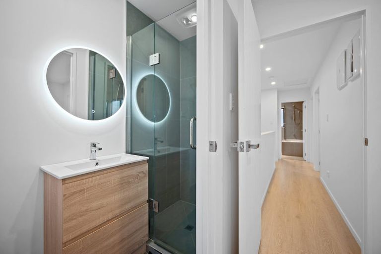 Photo of property in 1/135 Lancaster Road, Beach Haven, Auckland, 0626