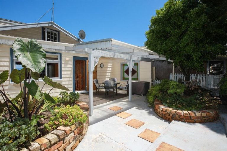 Photo of property in 342 Thames Coast Sh25 Road, Thornton Bay, Thames, 3575