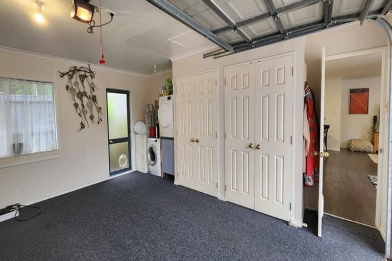 Photo of property in 38 Esther Place, Red Beach, 0932