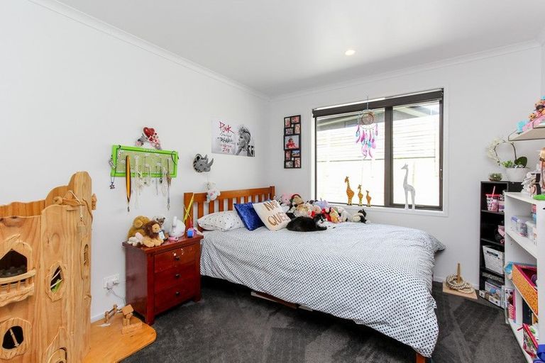 Photo of property in 18 Rotokare Crescent, Whalers Gate, New Plymouth, 4310