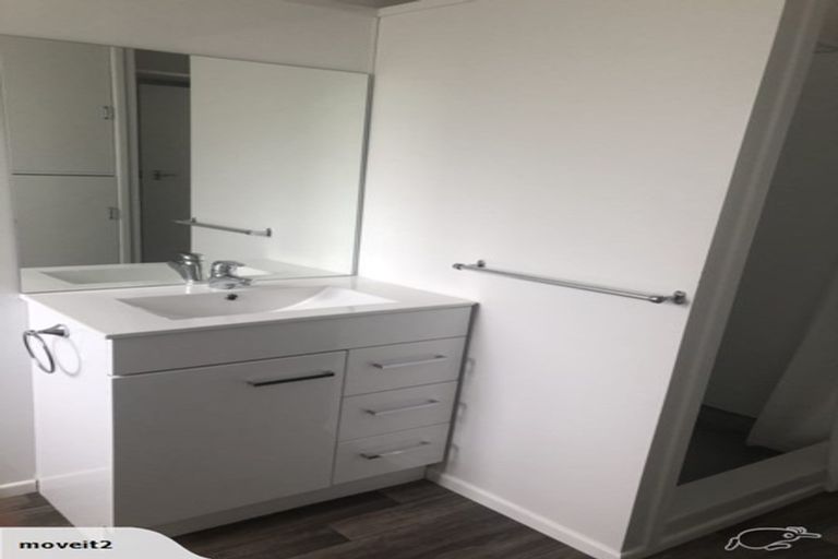 Photo of property in 2/35 Glenvar Road, Torbay, Auckland, 0630