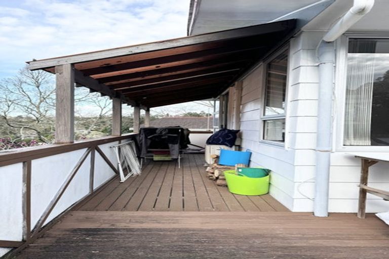 Photo of property in 6 Cottam Grove, Northcross, Auckland, 0632
