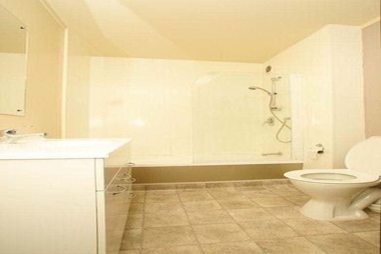 Photo of property in 8/3 Kelvin Grove, Te Aro, Wellington, 6011