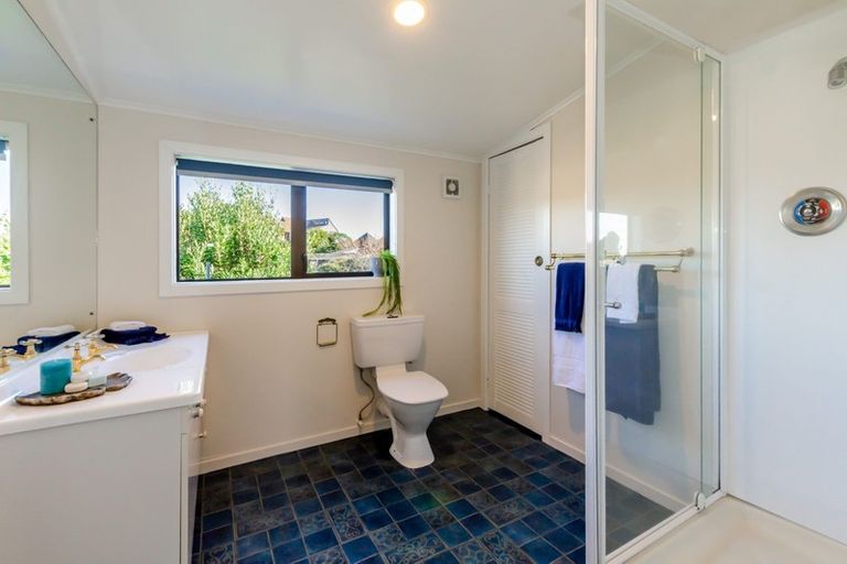 Photo of property in 28 Forest Road, Raumati South, Paraparaumu, 5032