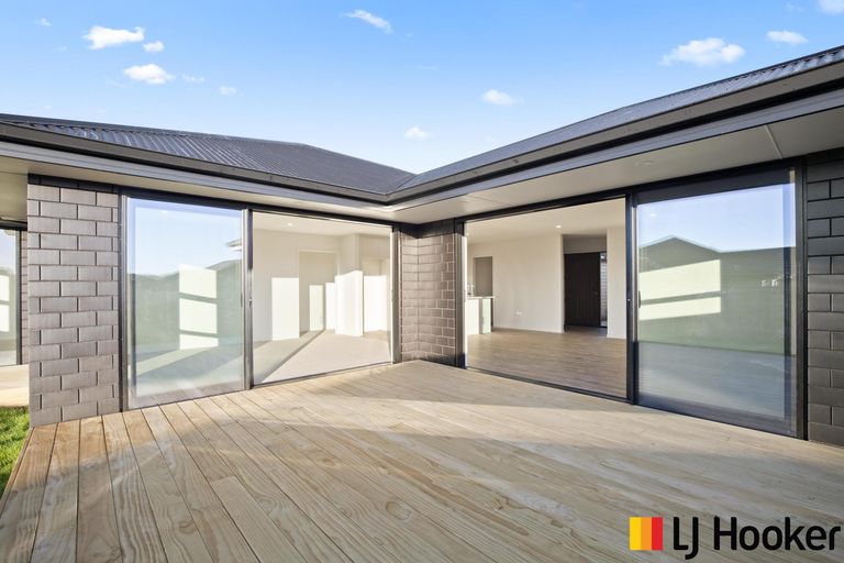 Photo of property in 9 Booker Drive, Tuakau, 2121