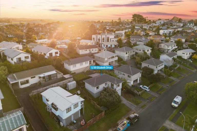 Photo of property in 1/30 Elizabeth Drive, West Harbour, Auckland, 0618