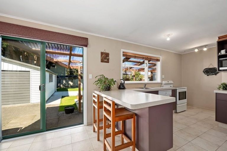 Photo of property in 6 Cecil Street, Clouston Park, Upper Hutt, 5018