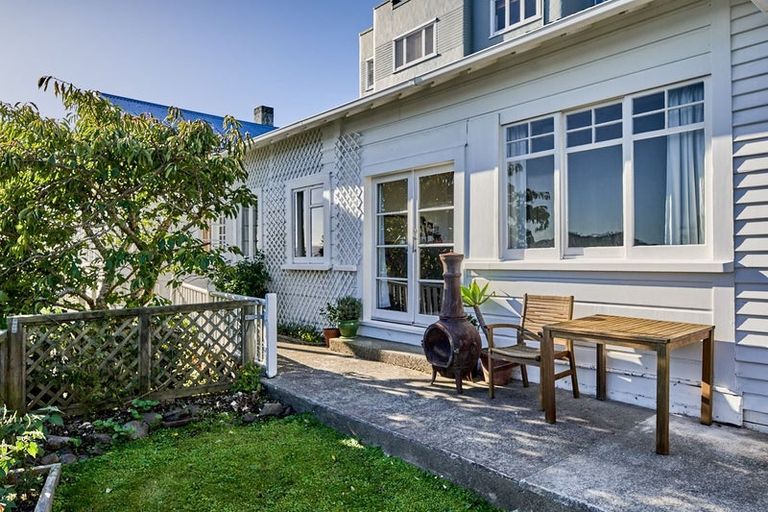 Photo of property in 54 Ferry Road, Days Bay, Lower Hutt, 5013