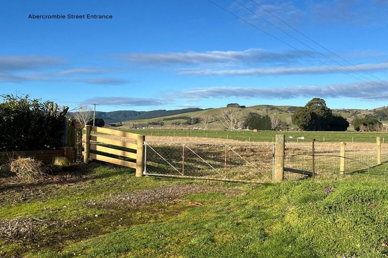 Photo of property in 19 Cowper Street, Milton, 9220