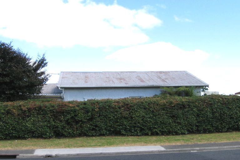 Photo of property in 64a Rangatira Road, Beach Haven, Auckland, 0626