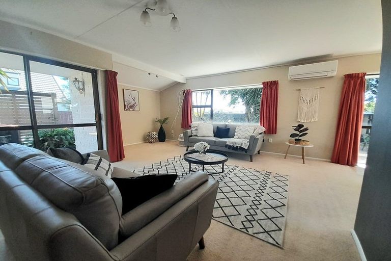 Photo of property in 10 Charisma Court, Kelvin Grove, Palmerston North, 4414