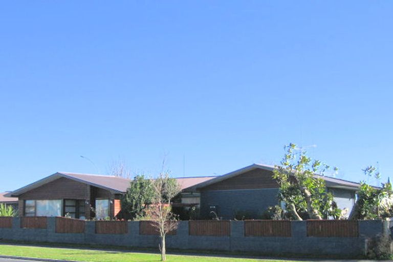 Photo of property in 1 Chedworth Avenue, Chedworth, Hamilton, 3210