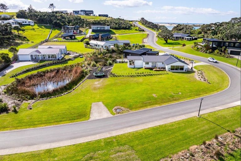 Photo of property in 127 Estuary Drive, Mangawhai Heads, Mangawhai, 0505