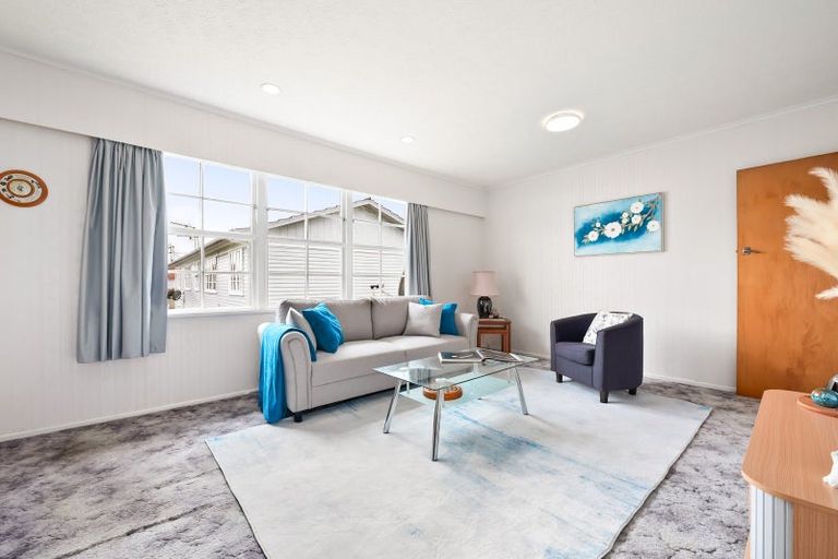 Photo of property in 1/95 Whites Line East, Waiwhetu, Lower Hutt, 5010