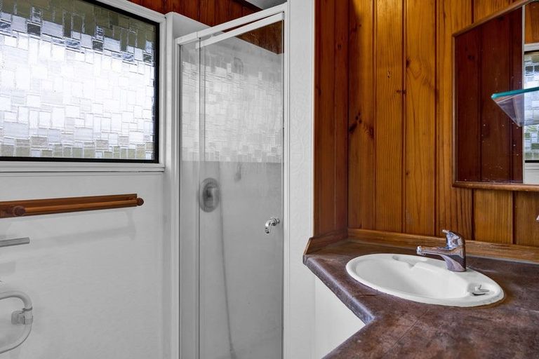 Photo of property in 4 Quin Crescent, Hawera, 4610