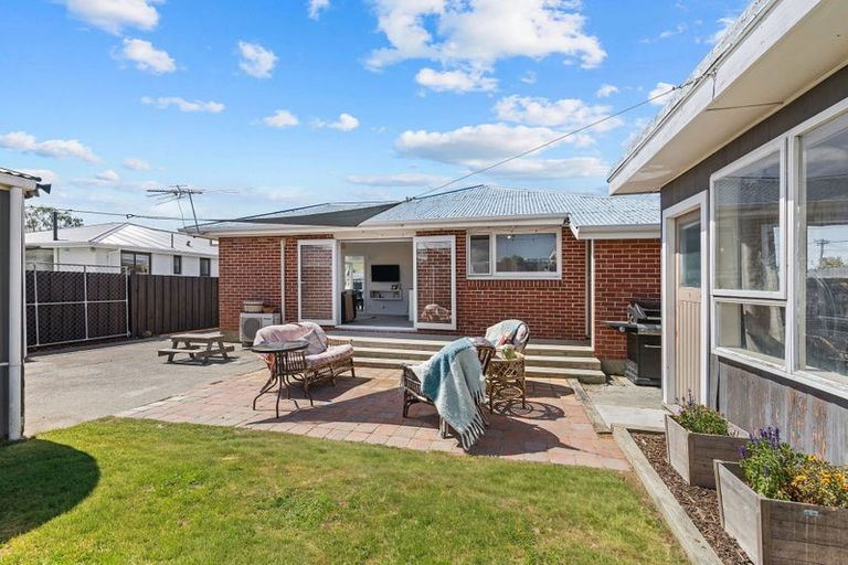 Photo of property in 10 Barclay Place, Burwood, Christchurch, 8061