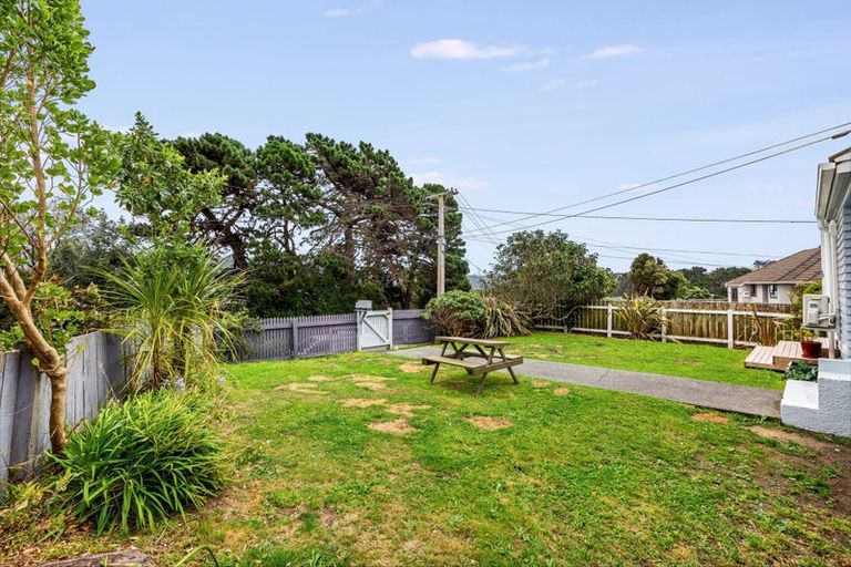 Photo of property in 11 King Crescent, Ranui, Porirua, 5024