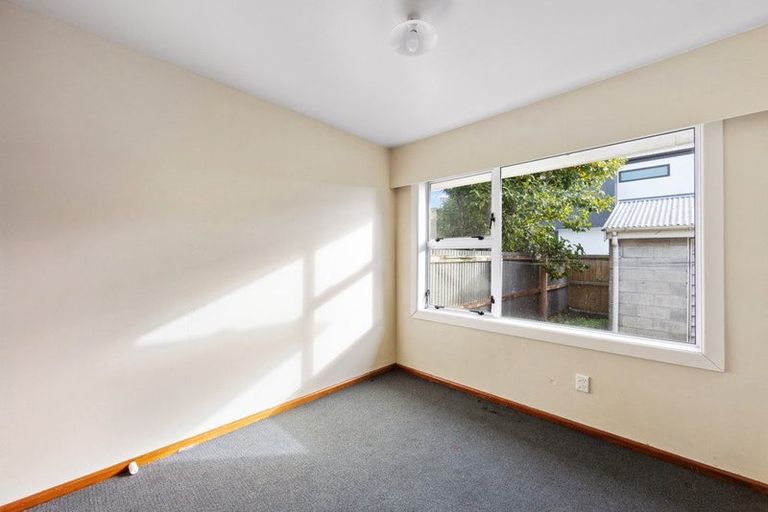 Photo of property in 1/180 Edgeware Road, Edgeware, Christchurch, 8013