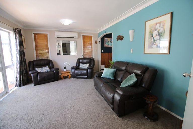 Photo of property in 8 Nicolas Avenue, Glen Eden, Auckland, 0602