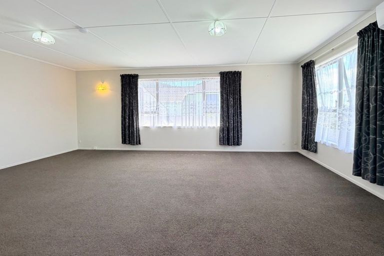 Photo of property in 53b Fyvie Avenue, Tawa, Wellington, 5028