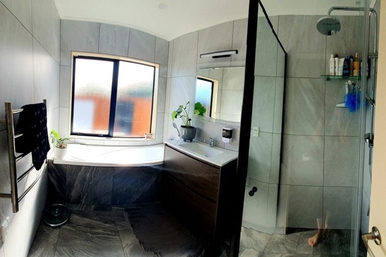 Photo of property in 21 Hawk Place, Welcome Bay, Tauranga, 3112