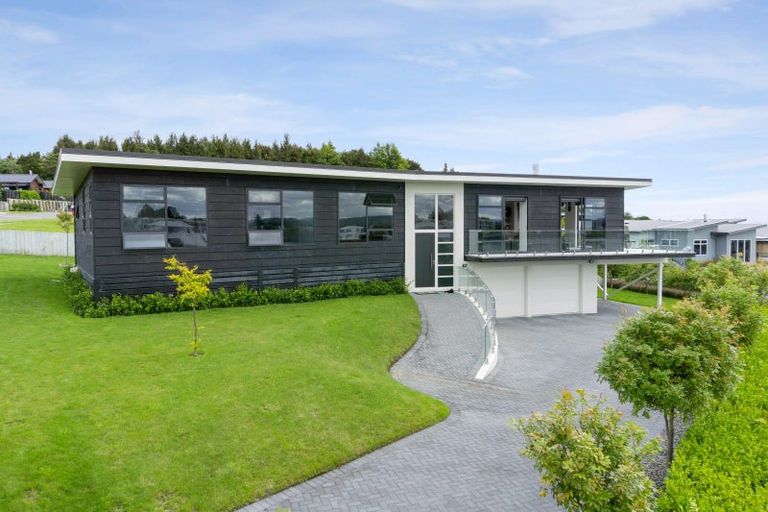 Photo of property in 32 Coprosma Crescent, Waipahihi, Taupo, 3330