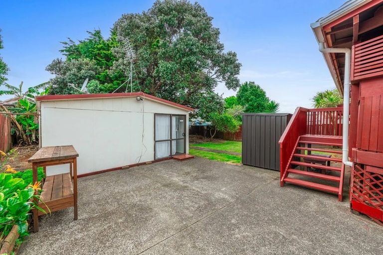 Photo of property in 22 Becker Drive, Weymouth, Auckland, 2103