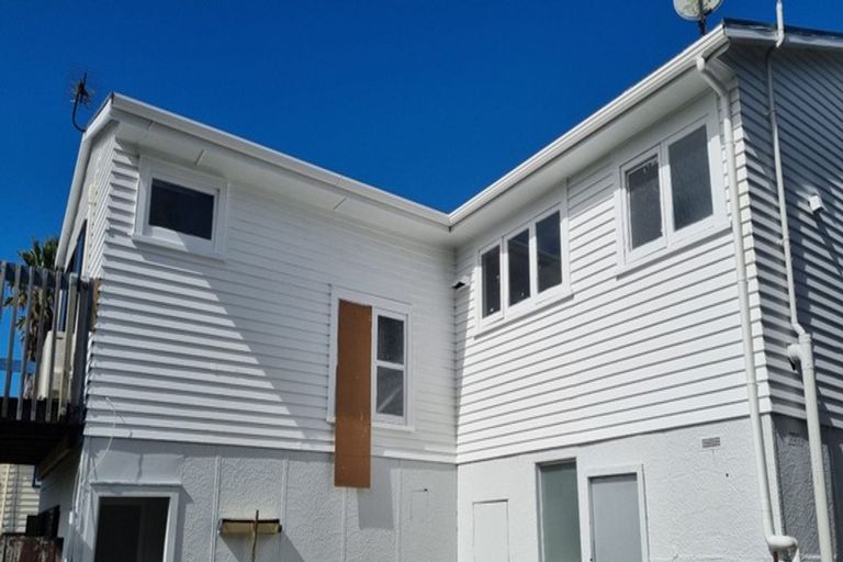 Photo of property in 579 East Coast Road, Browns Bay, Auckland, 0630