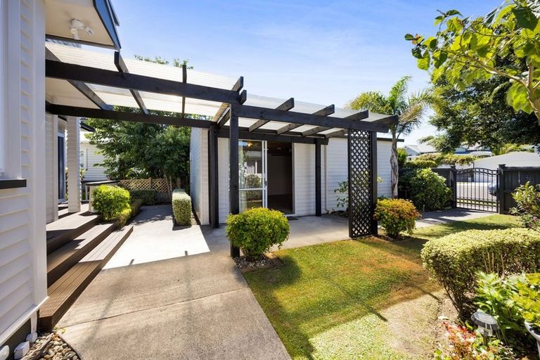 Photo of property in 11 George Street, Lower Vogeltown, New Plymouth, 4310